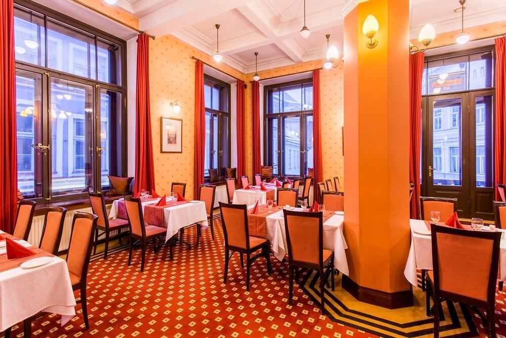 Hestia Hotel Maestro Old Town Tallinn Bagian luar foto