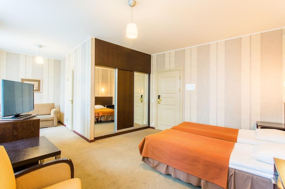 Hestia Hotel Maestro Old Town Tallinn Bagian luar foto