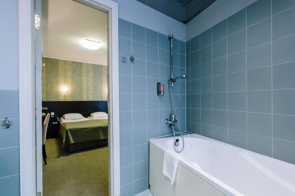 Hestia Hotel Maestro Old Town Tallinn Bagian luar foto