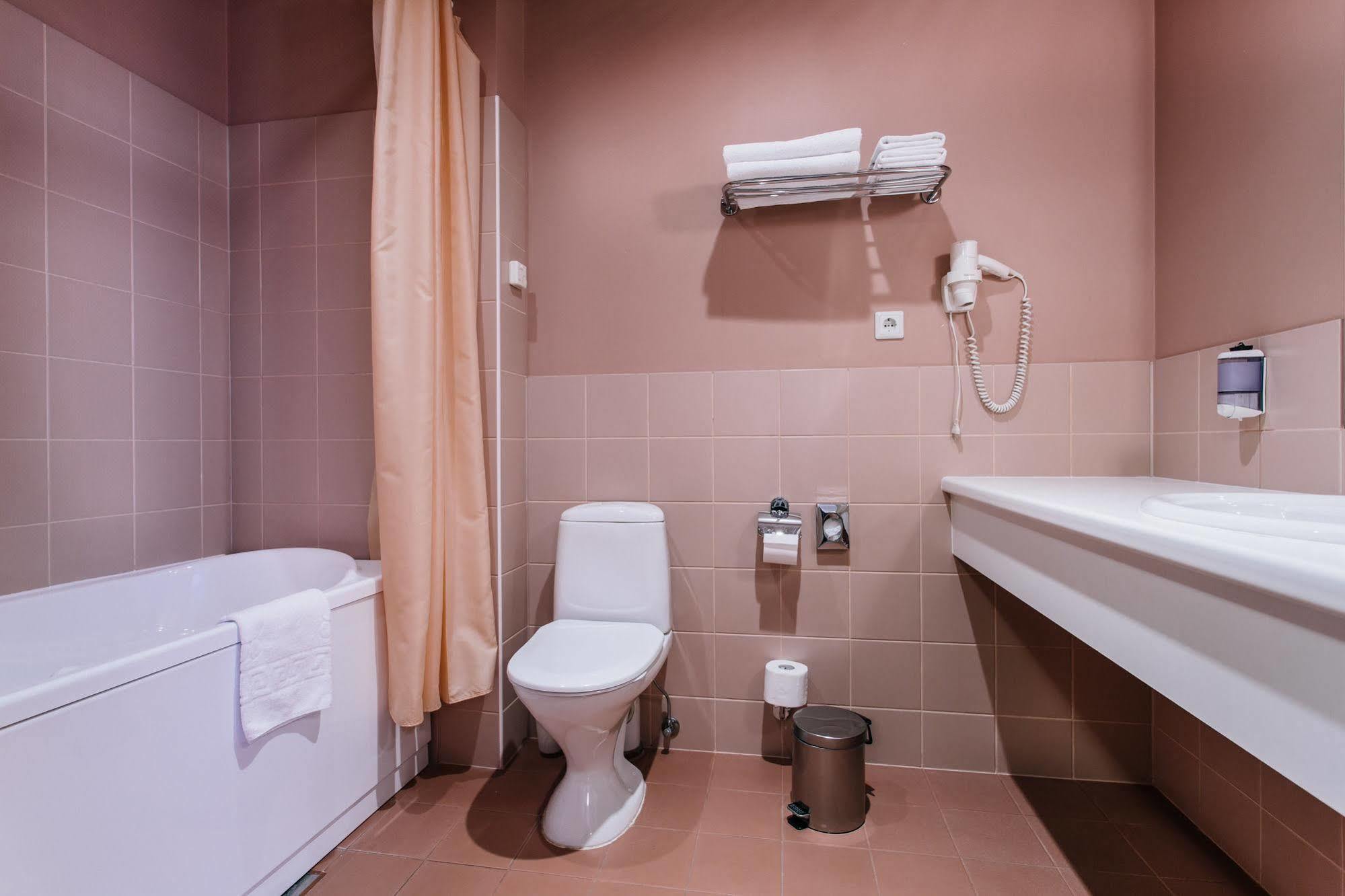 Hestia Hotel Maestro Old Town Tallinn Bagian luar foto