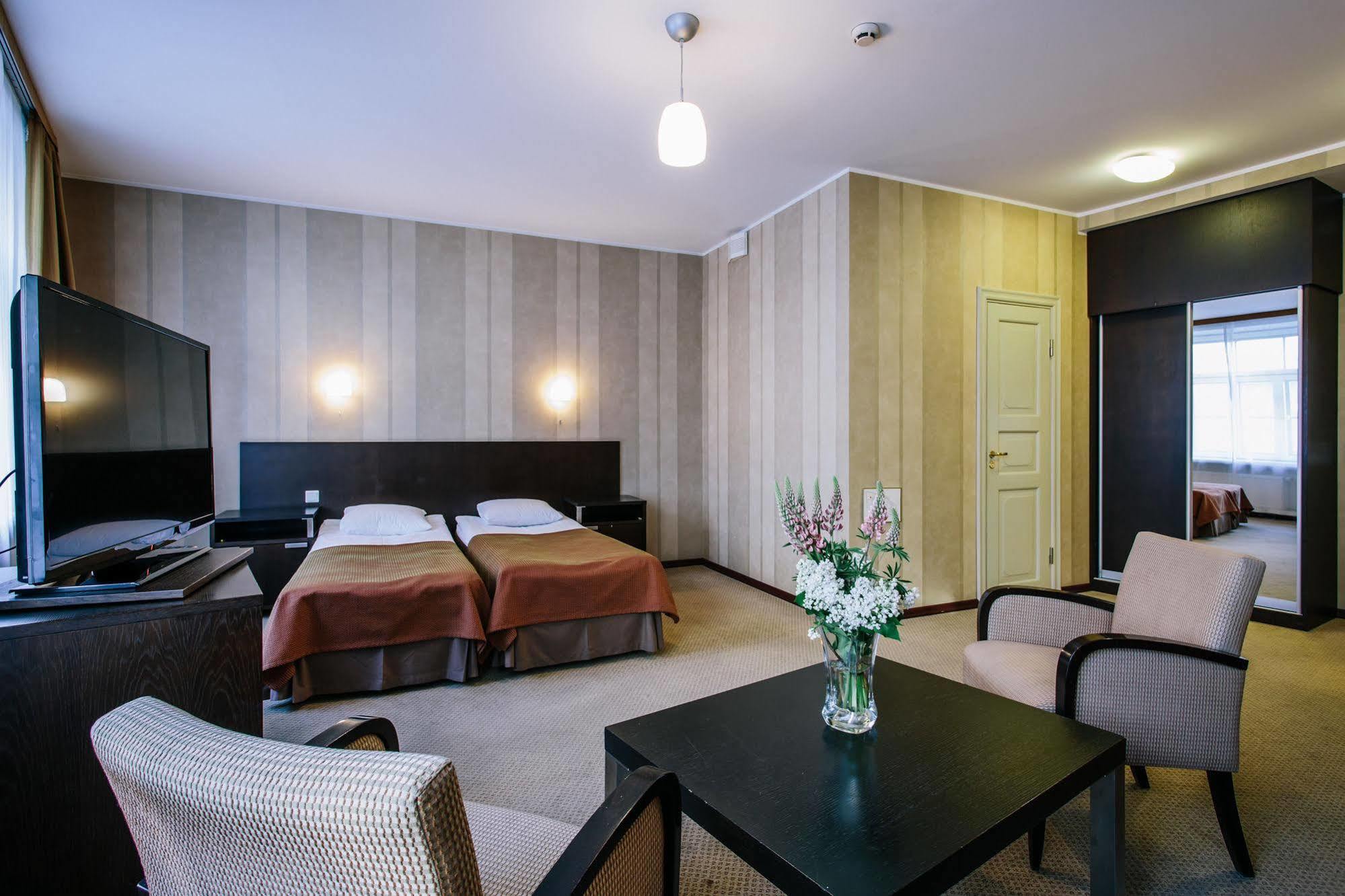 Hestia Hotel Maestro Old Town Tallinn Bagian luar foto