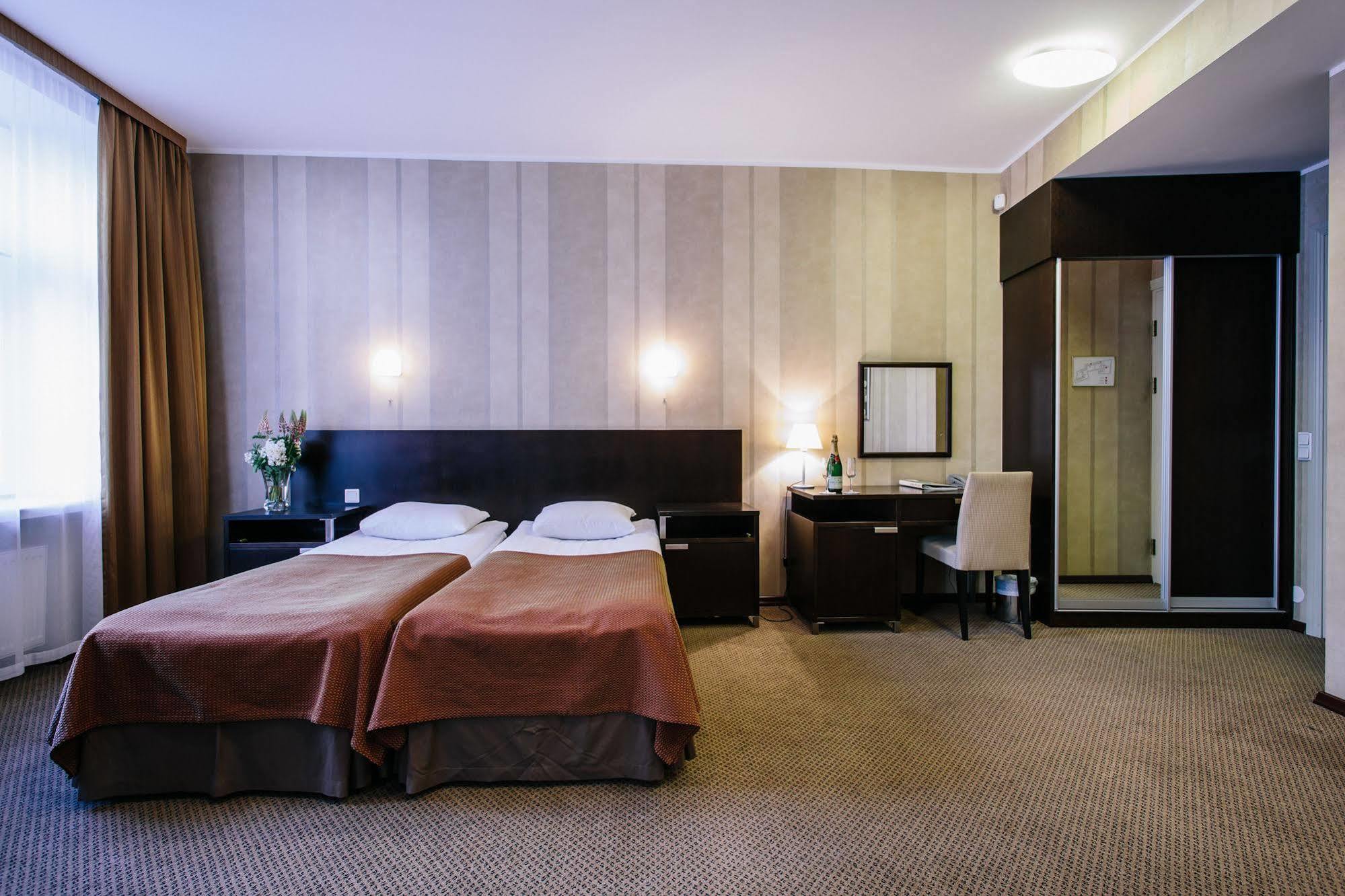 Hestia Hotel Maestro Old Town Tallinn Bagian luar foto