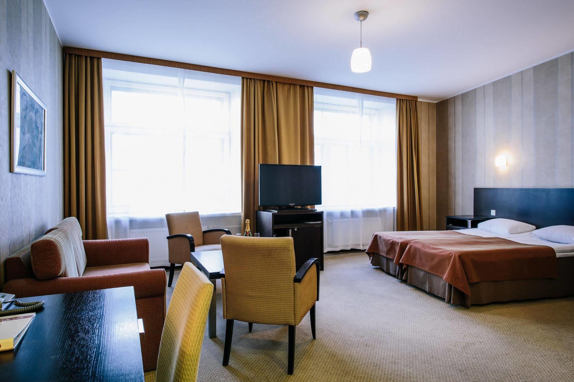 Hestia Hotel Maestro Old Town Tallinn Bagian luar foto