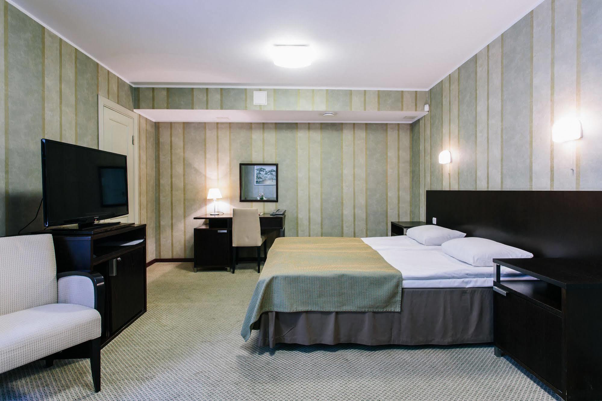 Hestia Hotel Maestro Old Town Tallinn Bagian luar foto
